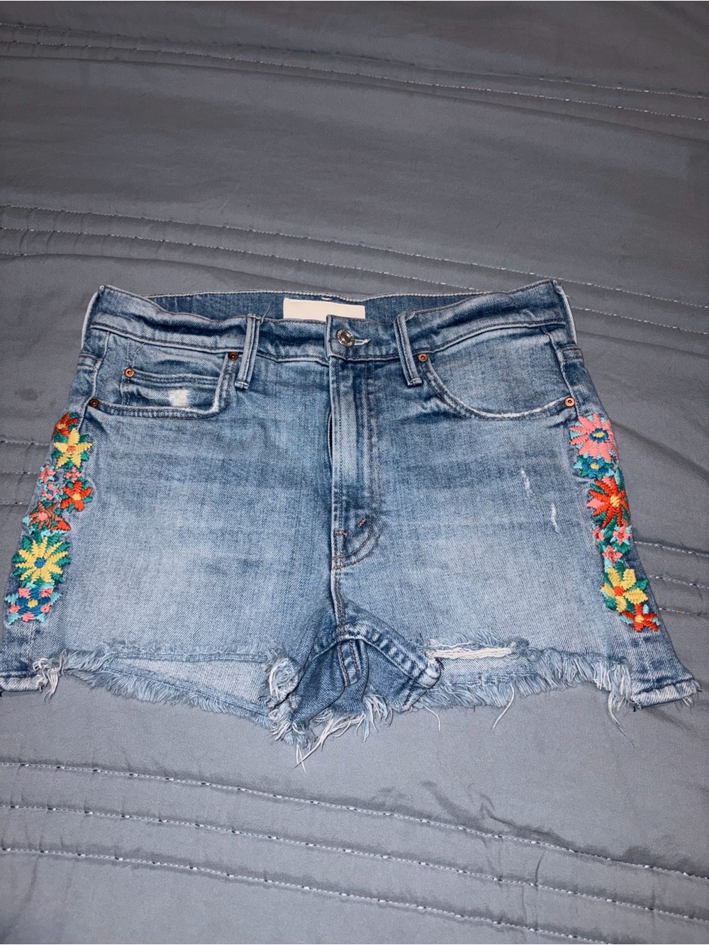 Mother Embroidered Floral Denim Shorts - Blue size 26